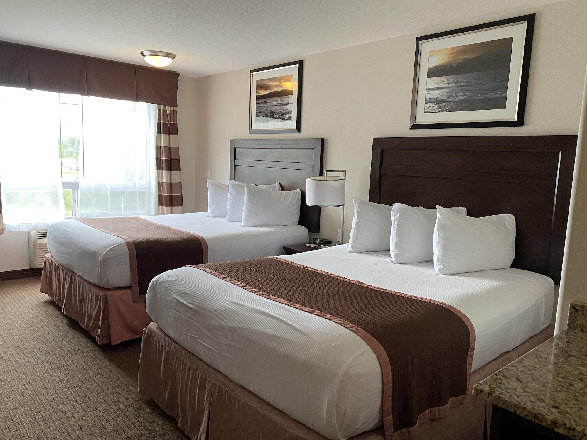 Ramada By Wyndham Creston Hotel Bagian luar foto
