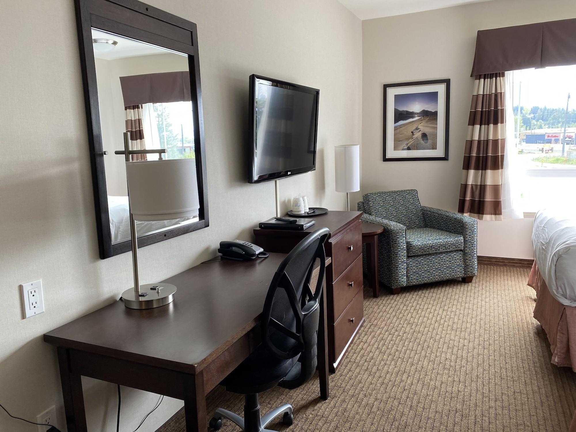 Ramada By Wyndham Creston Hotel Bagian luar foto
