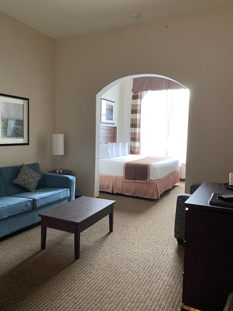 Ramada By Wyndham Creston Hotel Bagian luar foto
